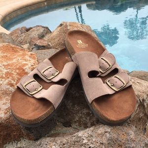 White Mountain “Helga Flat Sandal” | Taupe